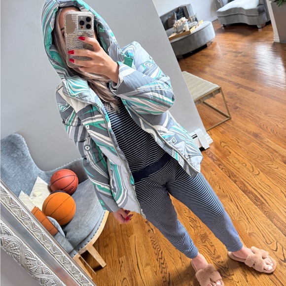 Emilio Pucci gently worn puffer. Good used condition. See pics for details. - Picture 9 of 9